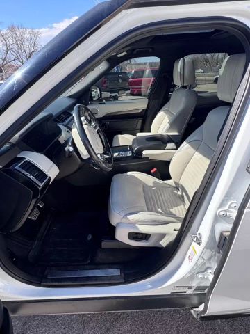 2018 Land Rover Discovery Hse Luxury Sport Utility 4d - Image 10