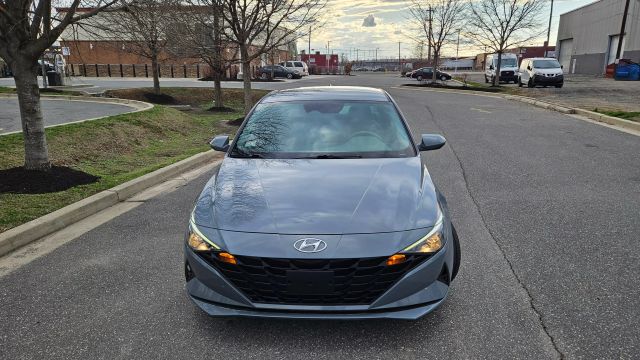 2021 Hyundai Elantra - Image 3
