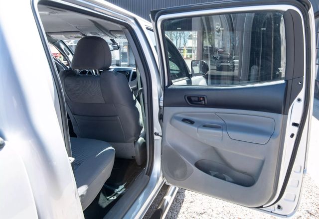 2013 TOYOTA TACOMA DOUBLE CAB PICKUP SILVER AUTOMATIC - Auto Masters of Carolinas