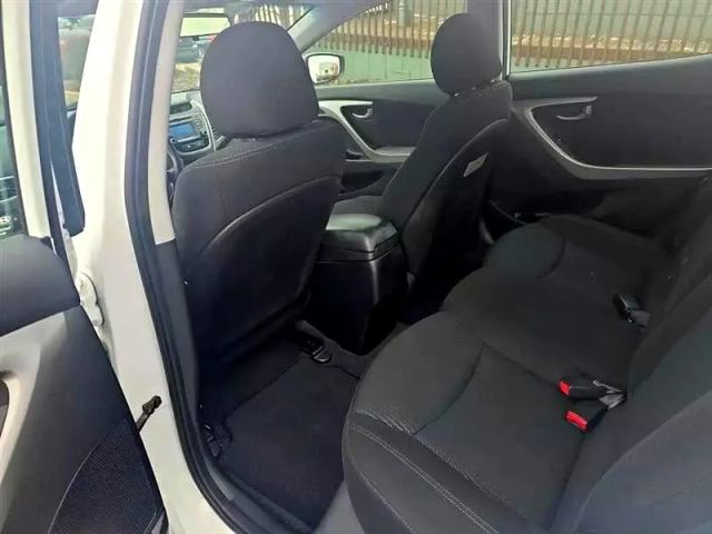 2015 Hyundai Elantra - Image 22
