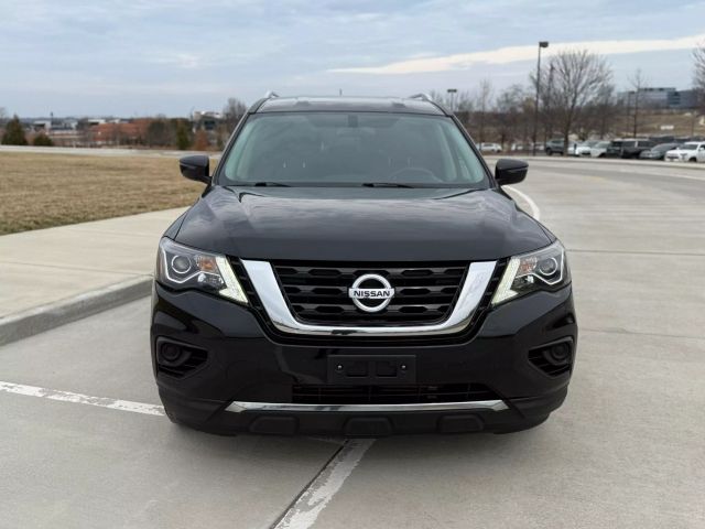 2017 Nissan Pathfinder - Image 2