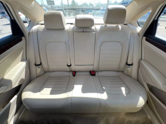 2013 VOLKSWAGEN PASSAT SEDAN 5-CYL, 2.5 LITER 2.5L SEL SEDAN 4D