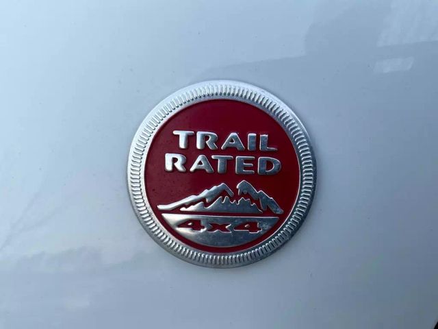 2017 JEEP CHEROKEE SUV WHITE AUTOMATIC - Peach State Motors