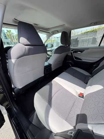 2021 Toyota Rav4 - Image 13