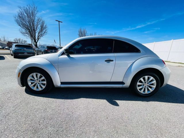 2014 Volkswagen Beetle - Image 10