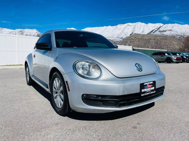 2014 Volkswagen Beetle - Image 5