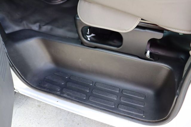 2019 Chevrolet Express 2500 Cargo - Image 11