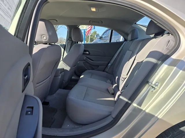 2013 Chevrolet Malibu - Image 10