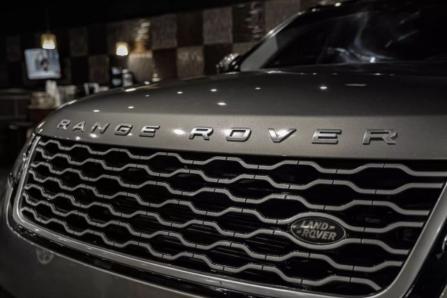 2018 Land Rover Range Rover Velar S Sport Utility 4d - Image 61