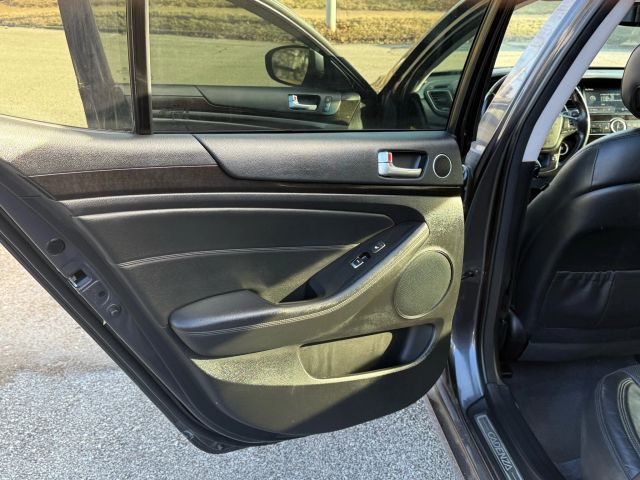 2016 Kia Cadenza - Image 19