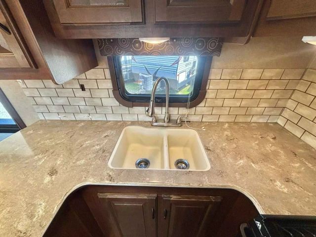 2015 Jayco Eagle - Image 11