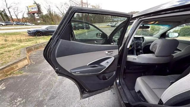 2017 Hyundai Santa Fe Sport - Image 12