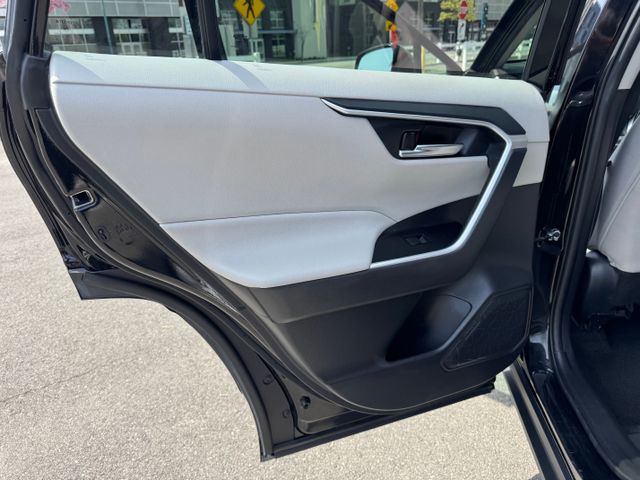 2021 Toyota Rav4 - Image 16