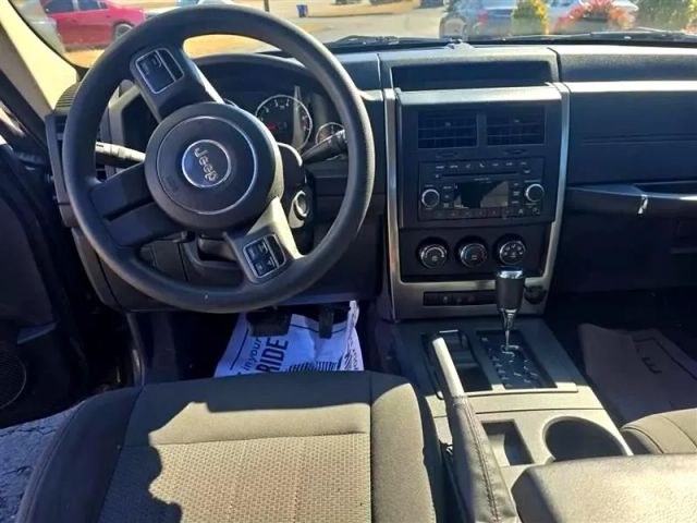 2011 Jeep Liberty - Image 10
