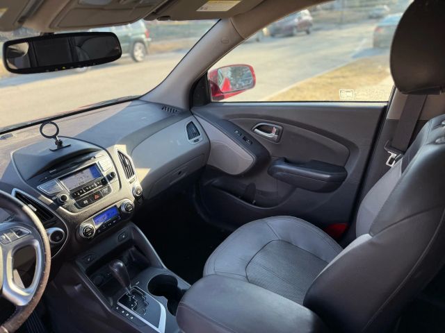 2012 Hyundai Tucson - Image 18