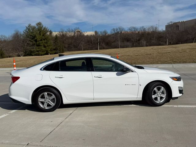 2020 Chevrolet Malibu - Image 8