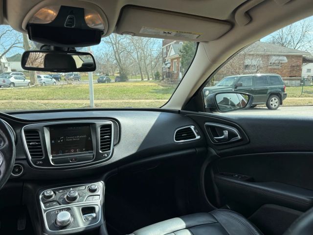 2017 Chrysler 200 - Image 17
