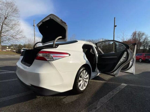 2018 TOYOTA CAMRY SEDAN WHITE AUTOMATIC - Peach State Motors