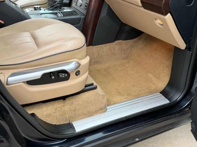 2009 Land Rover Range Rover - Image 32