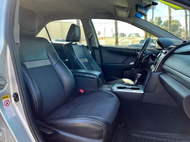 2014 Toyota Camry - Image 6