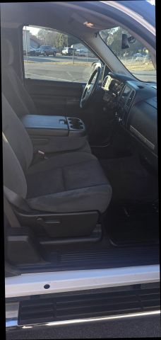 2009 Chevrolet Silverado 1500 Extended Cab - Image 10