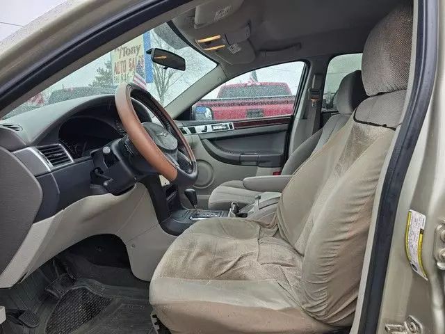 2005 Chrysler Pacifica - Image 12