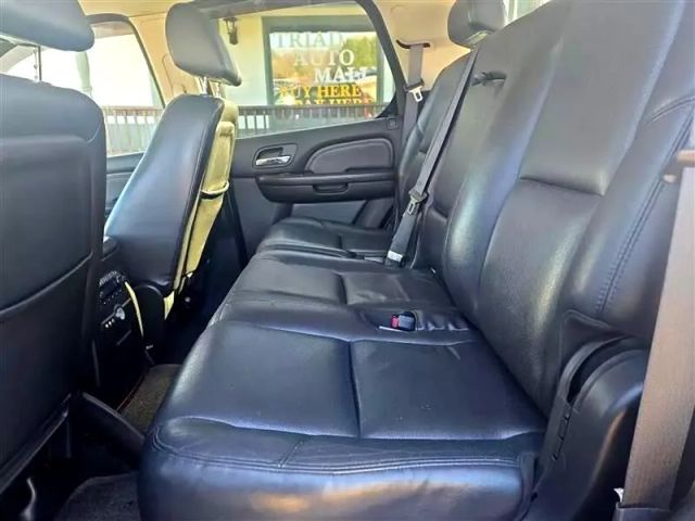 2007 Cadillac Escalade - Image 22