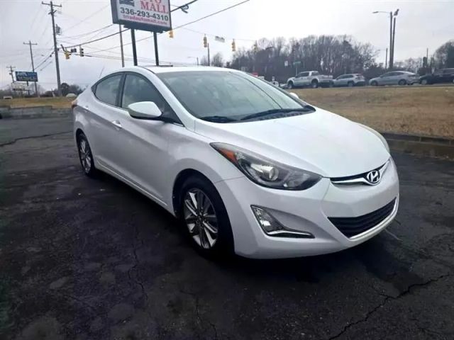 2015 Hyundai Elantra - Image 3