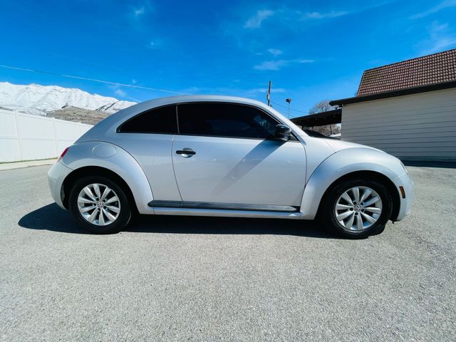2014 Volkswagen Beetle - Image 6
