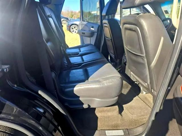 2007 Cadillac Escalade - Image 19
