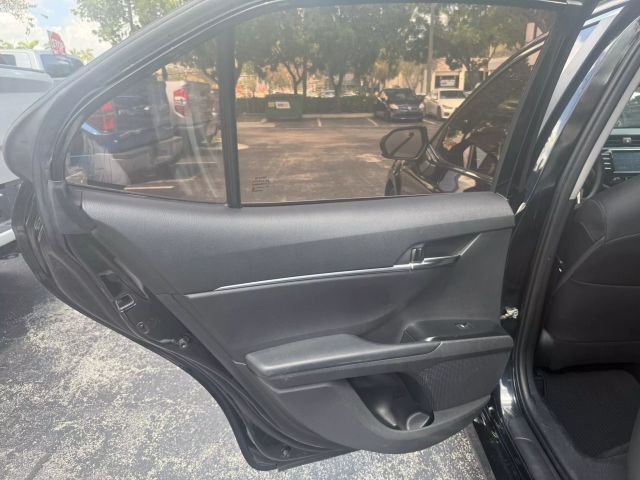 2019 Toyota Camry - Image 28