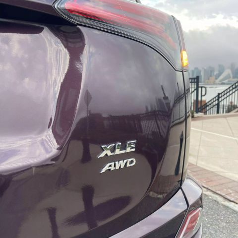 2018 Toyota Rav4 Xle Sport Utility 4d - Image 15
