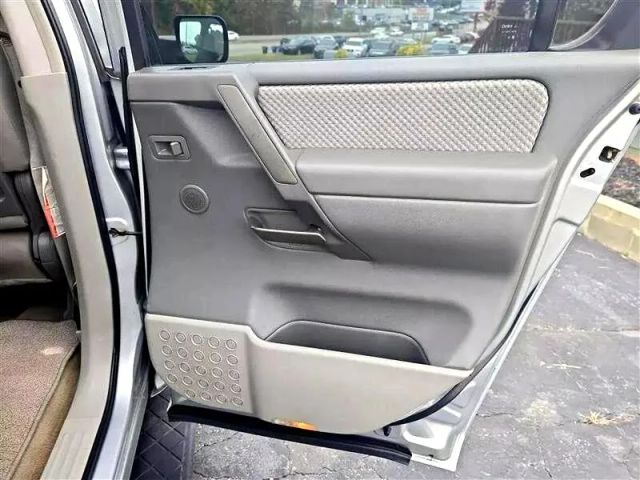 2004 Nissan Pathfinder Armada - Image 16