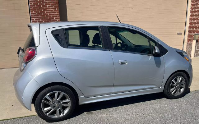 2016 Chevrolet Spark Ev - Image 5