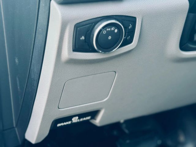 2019 Ford F250 Super Duty Crew Cab - Image 16