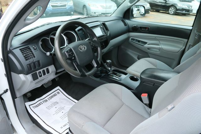 2015 Toyota Tacoma Access Cab - Image 12