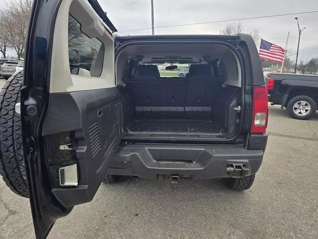2009 Hummer H3 - Image 7