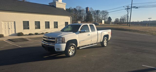 2009 Chevrolet Silverado 1500 Extended Cab - Image 7