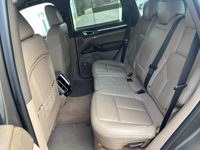 2014 Porsche Cayenne - Image 18