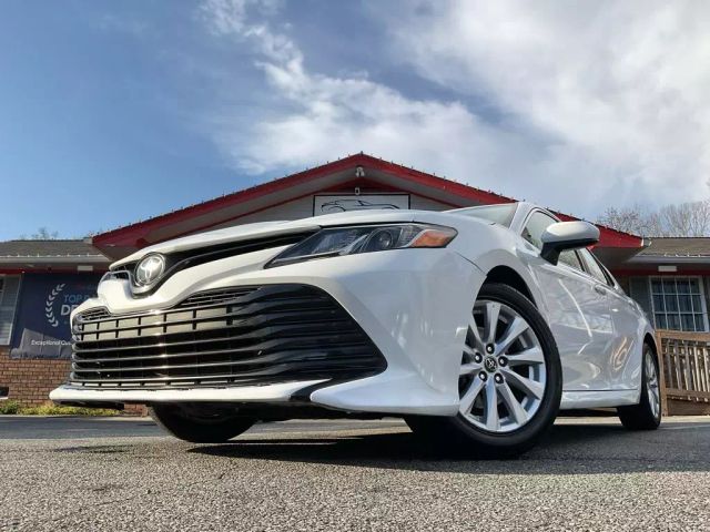 2018 TOYOTA CAMRY SEDAN WHITE AUTOMATIC - Peach State Motors