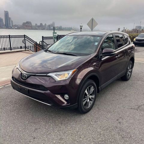 2018 Toyota Rav4 Xle Sport Utility 4d - Image 3