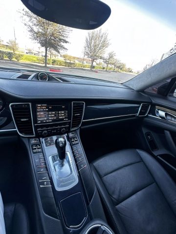 2014 Porsche Panamera - Image 12