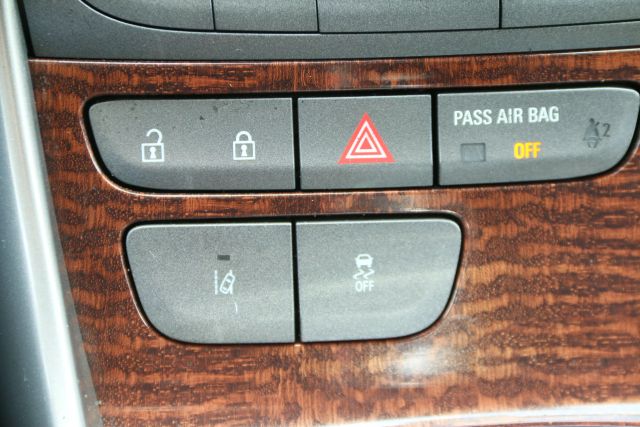 2013 Chevrolet Malibu - Image 31