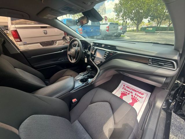 2019 Toyota Camry - Image 20