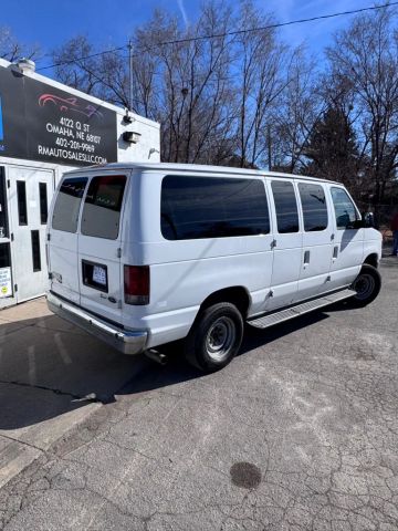 2013 Ford E350 Super Duty Passenger Xl Van 3d - Image 4