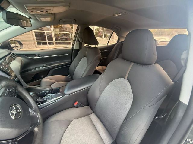 2019 Toyota Camry - Image 19