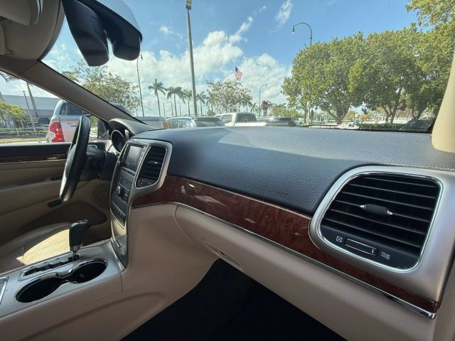 2013 Jeep Grand Cherokee - Image 25