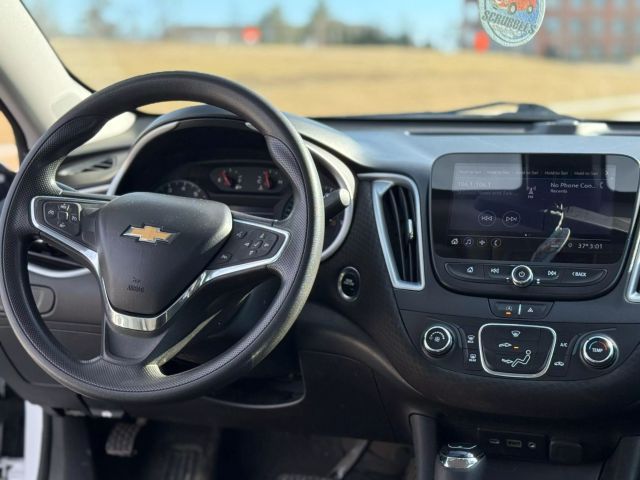 2020 Chevrolet Malibu - Image 26
