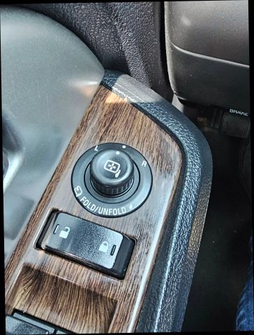 2017 Ford Expedition El - Image 32
