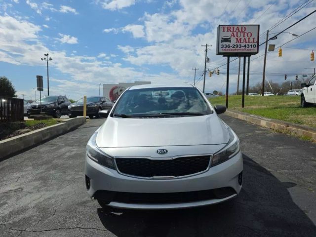 2017 Kia Forte - Image 2